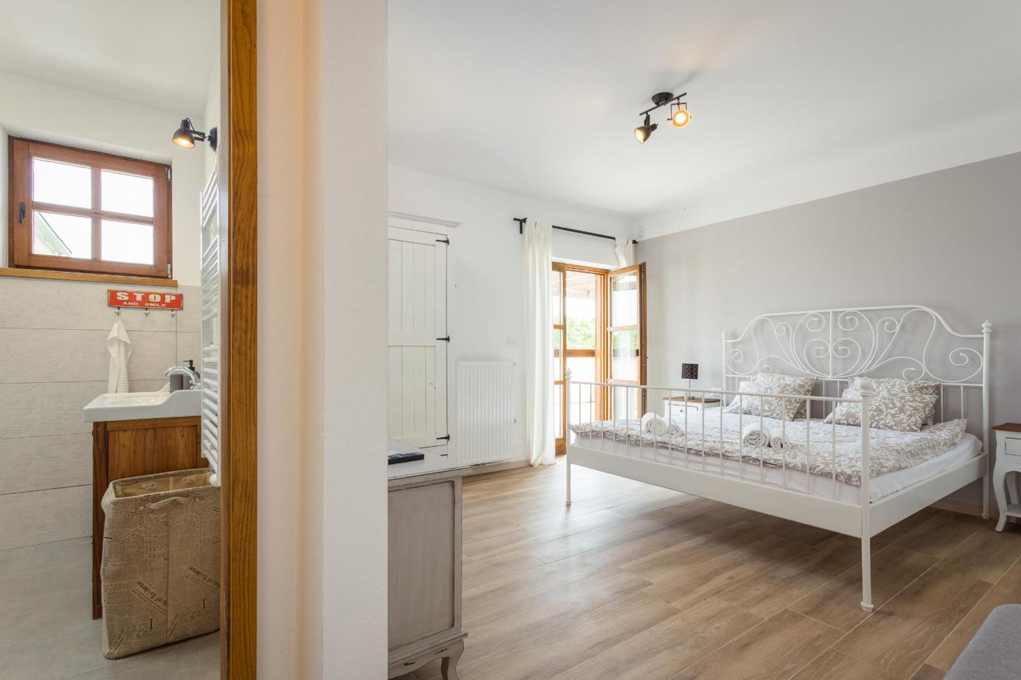 Villa Cirka In Central Istria For 14 Persons With Pool Heating & Pool Table Svetvincenat Exterior photo