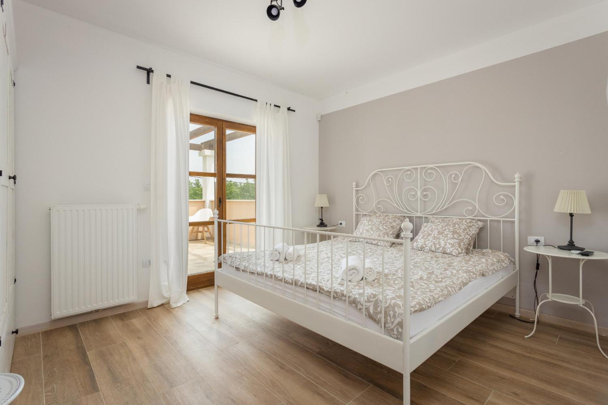 Villa Cirka In Central Istria For 14 Persons With Pool Heating & Pool Table Svetvincenat Exterior photo