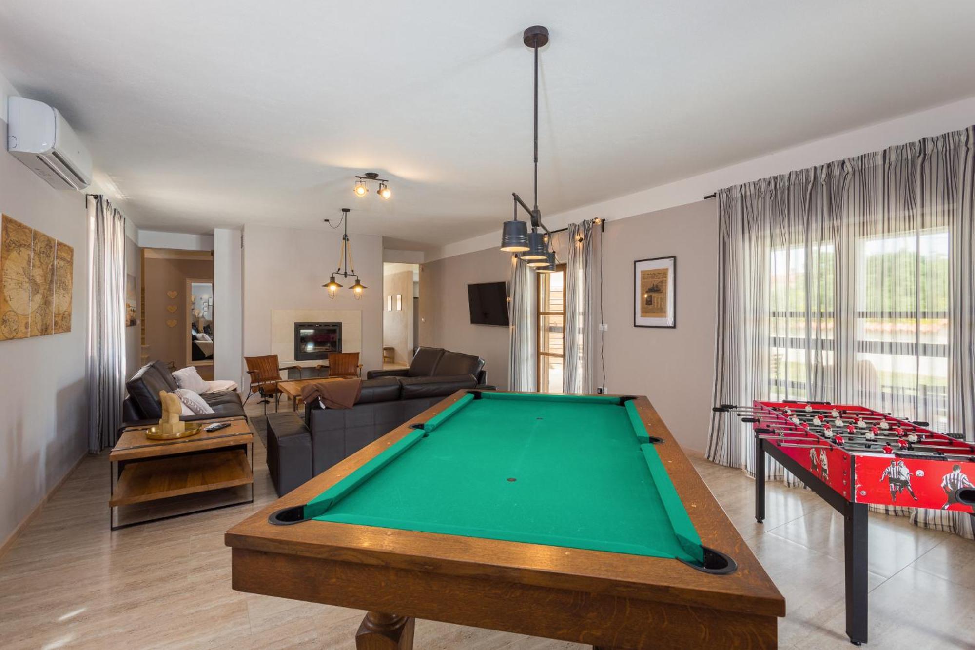 Villa Cirka In Central Istria For 14 Persons With Pool Heating & Pool Table Svetvincenat Exterior photo
