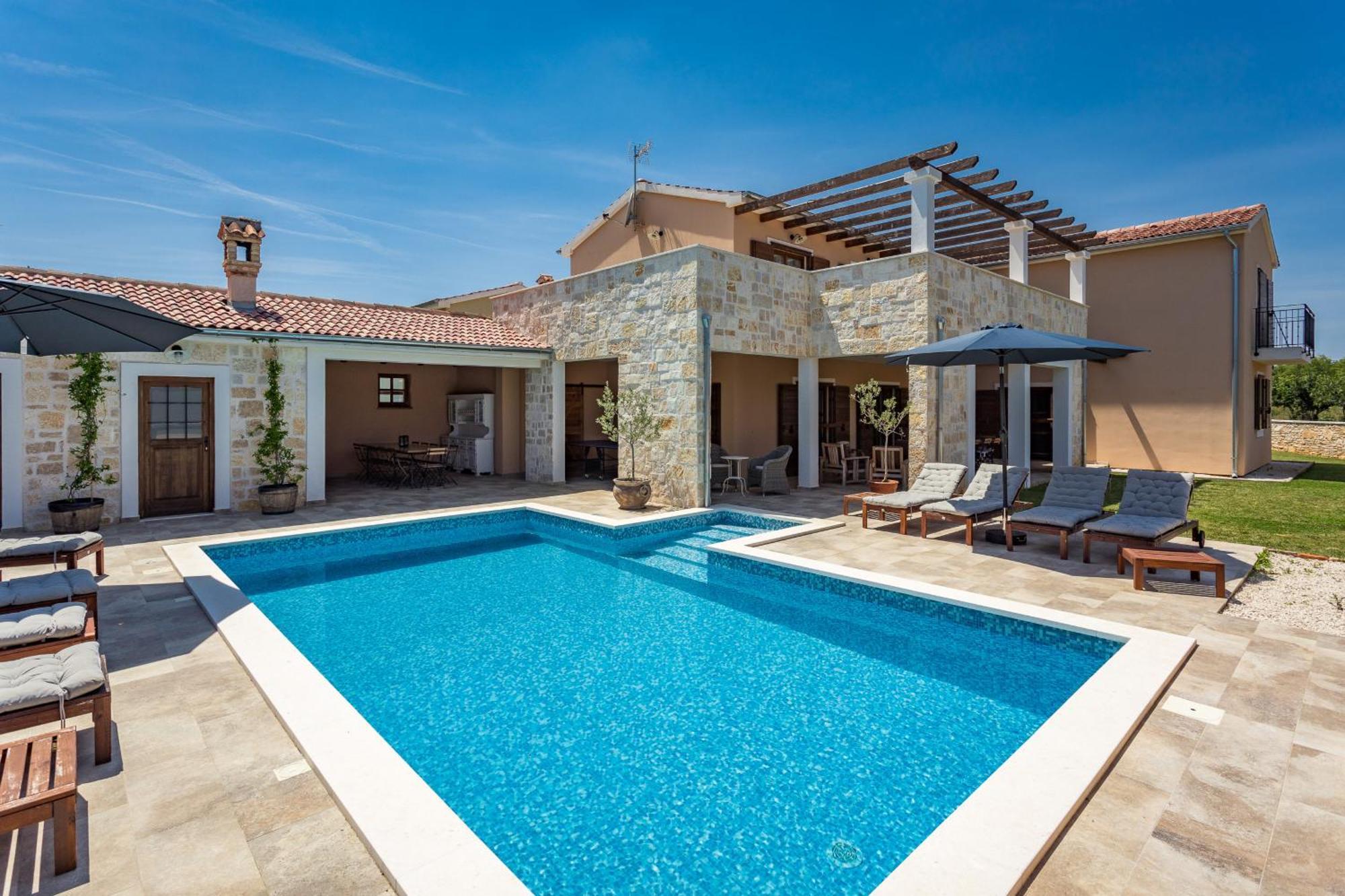 Villa Cirka In Central Istria For 14 Persons With Pool Heating & Pool Table Svetvincenat Exterior photo